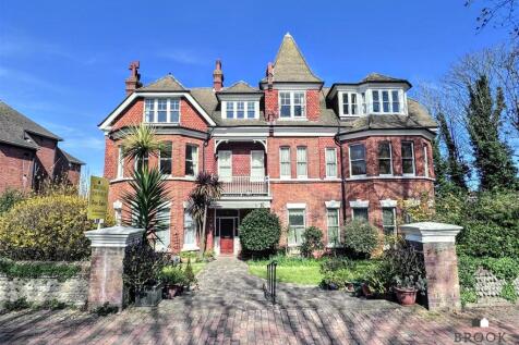 Silverdale Road, Eastbourne BN20 2 bed flat for sale