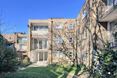 Rockhurst Drive, Eastbourne BN20 2 bed apartment for sale