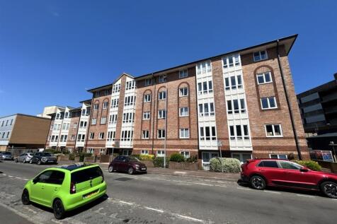 Trinity Place, Eastbourne BN21 1 bed retirement property for sale