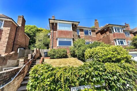 Peppercombe Road, Eastbourne BN20 2 bed apartment for sale