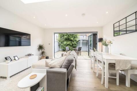 Valnay Street, London SW17 2 bed flat for sale