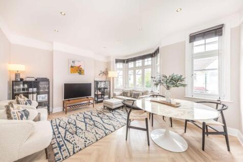 Clive Road, London SW19 2 bed flat for sale