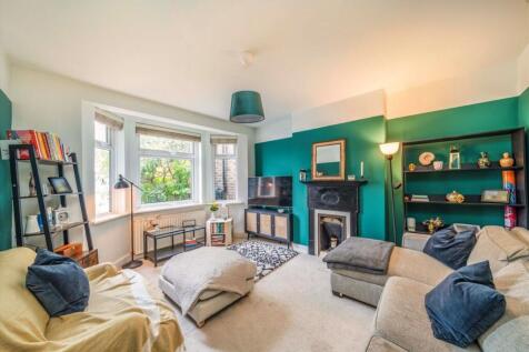 Sirdar Road, Mitcham CR4 1 bed maisonette for sale