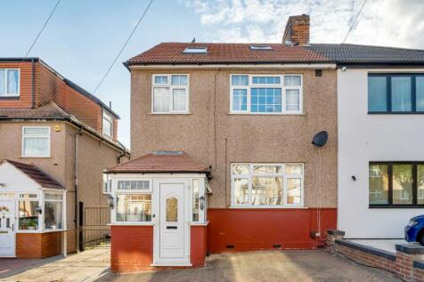 4 bedroom semi-detached house for sale