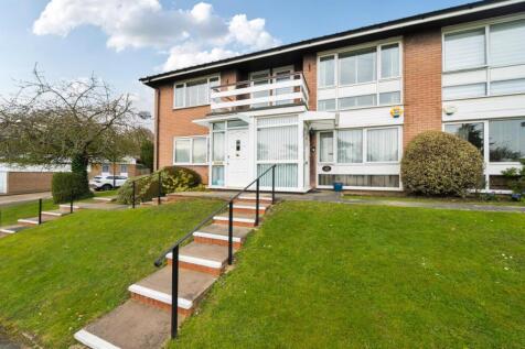 Culverlands Close, Stanmore HA7 3 bed flat for sale