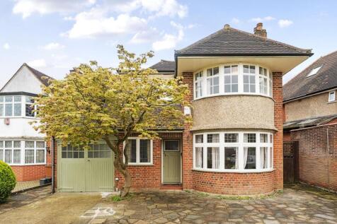 The Ridgeway, Stanmore HA7 4 bed detached house for sale