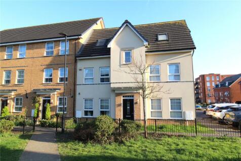 4 bedroom end of terrace house for sale