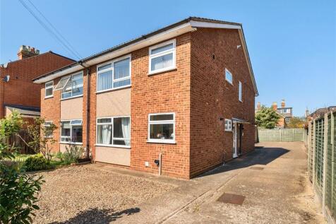 2 bedroom maisonette for sale