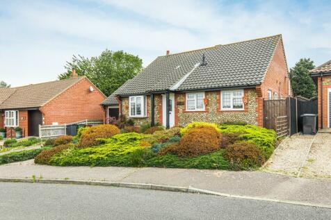 2 bedroom detached bungalow for sale