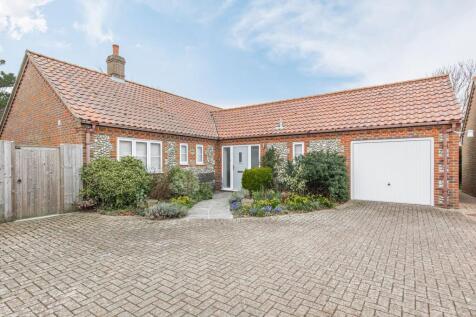 Blakeney 3 bed detached bungalow for sale