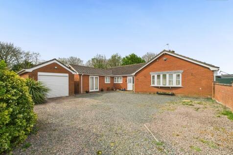 4 bedroom detached bungalow for sale