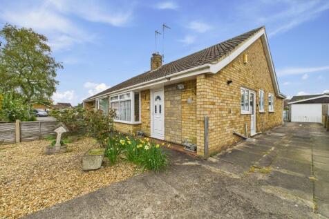 3 bedroom semi-detached bungalow for sale