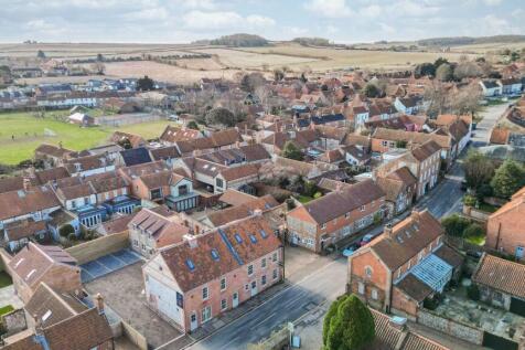 Duplex Apartment in centre of Burnham... 1 bed duplex for sale