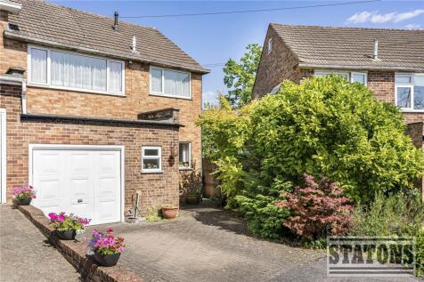 4 bedroom semi-detached house for sale