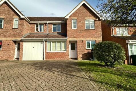 4 bedroom semi-detached house for sale