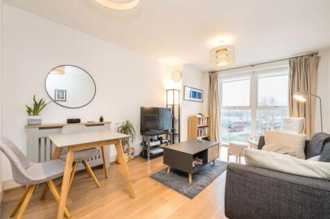 Ketley House, London SW18 2 bed flat for sale