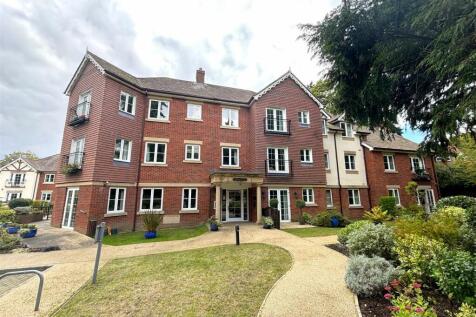 Branksomewood Road, Fleet GU51 1 bed apartment for sale