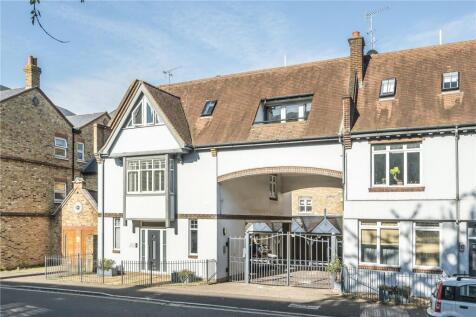 London SW14 2 bed apartment for sale