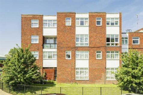Woking Close, London SW15 4 bed flat for sale