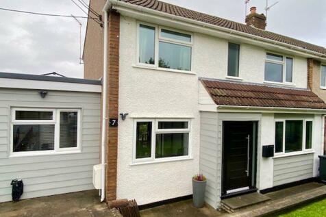 3 bedroom semi-detached house for sale