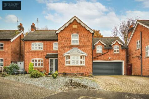 6 bedroom detached house for sale