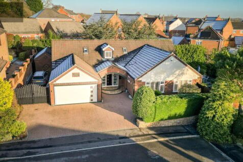 5 bedroom detached bungalow for sale