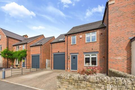 4 bedroom semi-detached house for sale