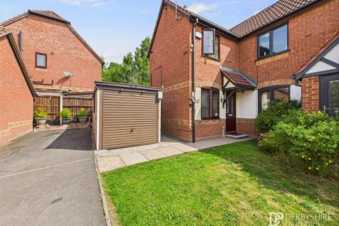2 bedroom semi-detached house for sale