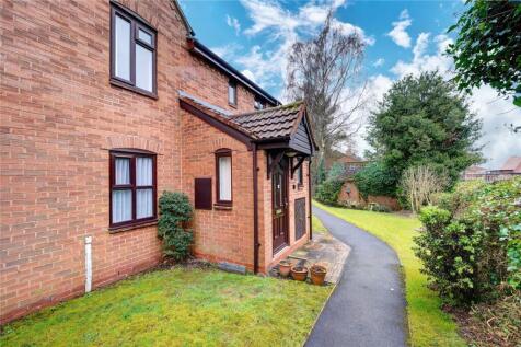Hewell Road, Barnt Green, Birmingham... 2 bed apartment for sale