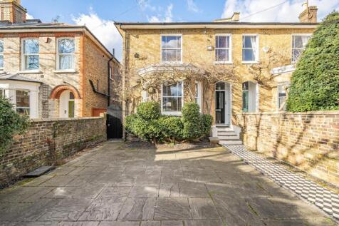 Tudor Road, Kingston Upon Thames KT2 4 bed semi
