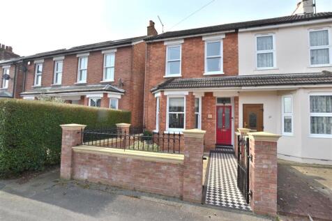 Peabody Road, Farnborough GU14 3 bed semi