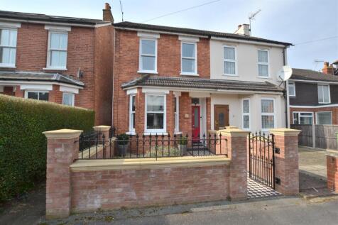 Peabody Road, Farnborough GU14 3 bed semi