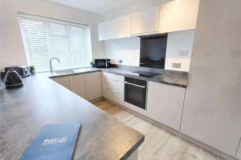 Bournemouth Road, Poole, Dorset, BH14 2 bed apartment for sale