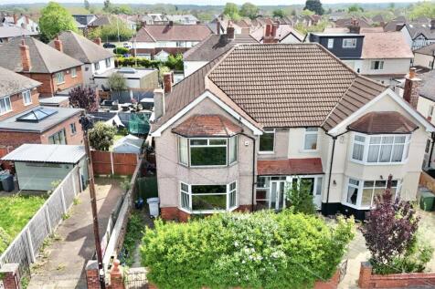 Queens Avenue, Meols, Wirral... 4 bed semi