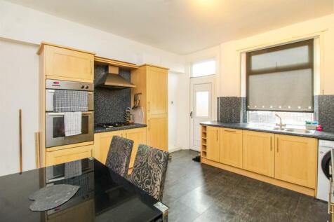 Churchfield Lane, Castleford WF10 3 bed terraced house for sale