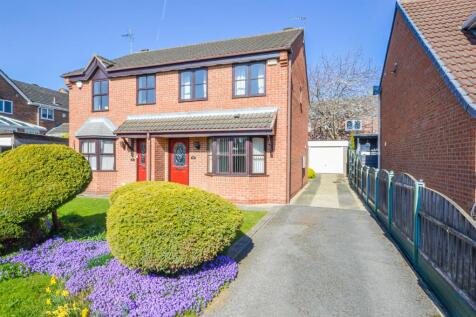 3 bedroom semi-detached house for sale