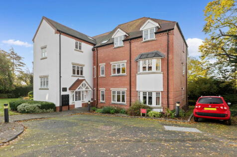 2 bedroom ground floor flat for sale
