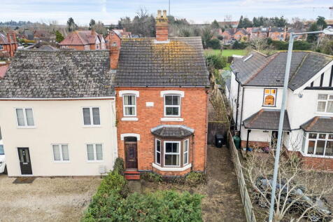 260 Ombersley Road, Worcester. WR3 7HB 3 bed semi