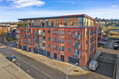27 Bridgeview House, 2 Woodhouse... 3 bed penthouse for sale