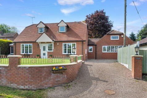 The Lock Inn, Menith Wood... 4 bed detached bungalow for sale