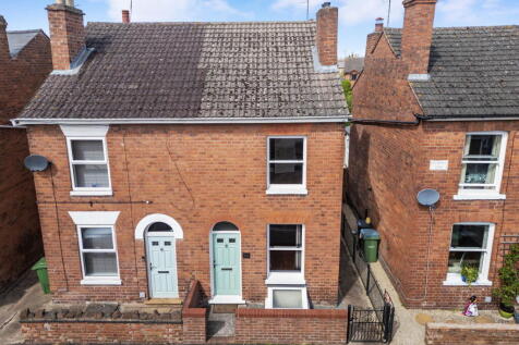 2 bedroom semi-detached house for sale