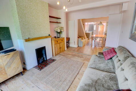 242 Bath Road, Worcester.  WR5 3ER 3 bed terraced house for sale