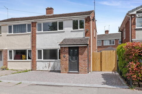 3 bedroom semi-detached house for sale