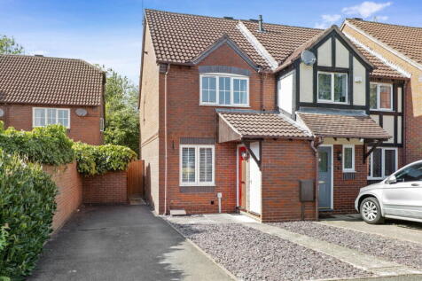 6 Pippen Field, Worcester.  WR4 0LP 2 bed end of terrace house for sale