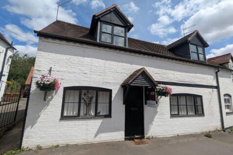 Cleaver Cottage, 25 The Village... 2 bed semi