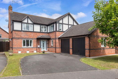 15 Agatha Gardens, Fernhill Heath... 4 bed detached house for sale