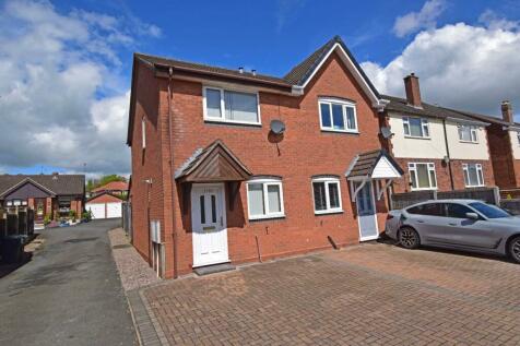 2 bedroom semi-detached house for sale