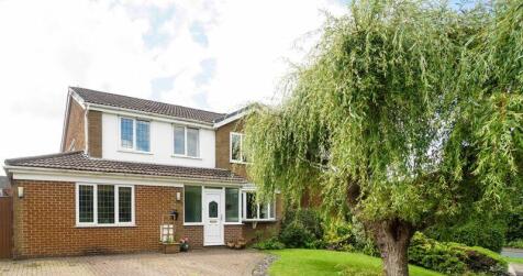 5 bedroom detached house for sale