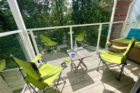Branksome Wood Road, Bournemouth... 2 bed apartment for sale