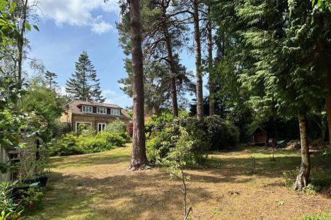 Hillcrest Road, Camberley GU15 4 bed detached house for sale
